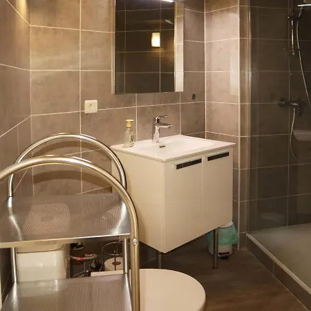 Apartment Cosy Aux Pieds, Balcon Sud, 4 Pers, Wifi, Box A Skis - - Fr-1-322-517